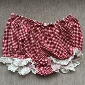 brand new! urban outfitters red and ivory/white gingham lace eyelet trim shorts💌